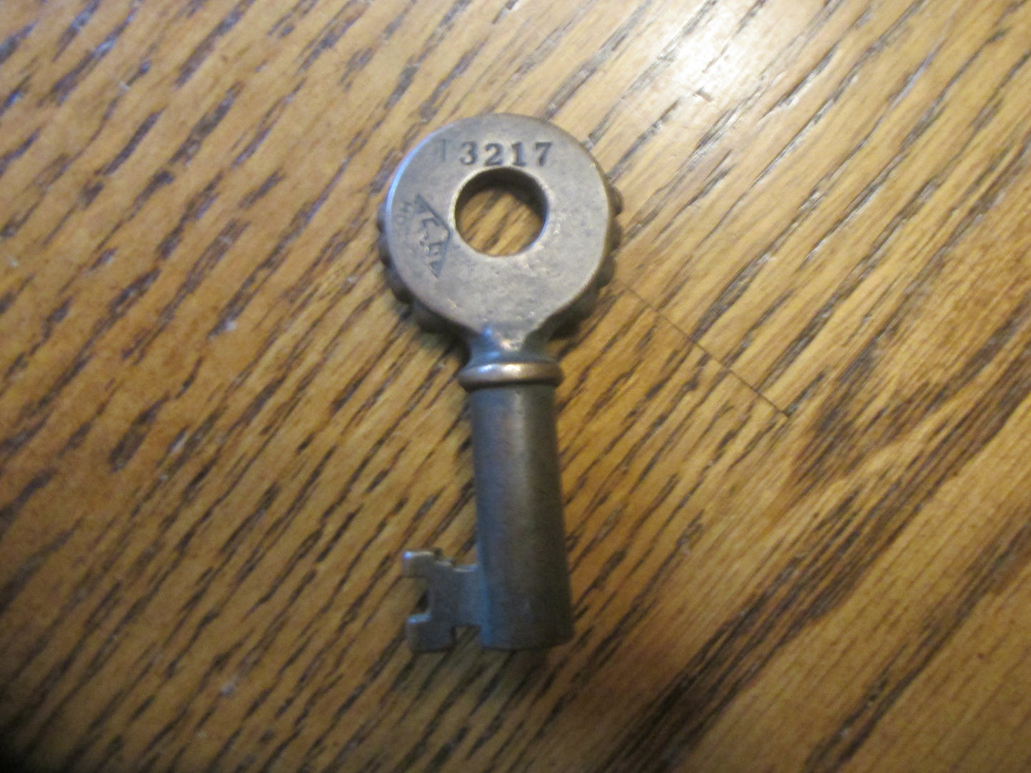 Pennsylvania Knobby Key ( BG )