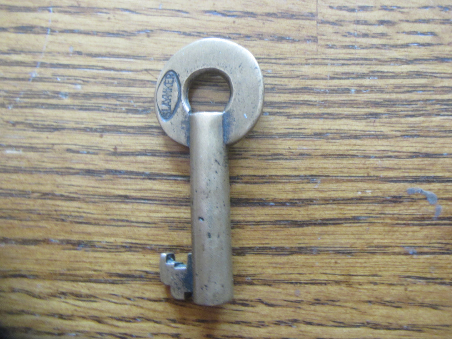 ERIE key ( BG )