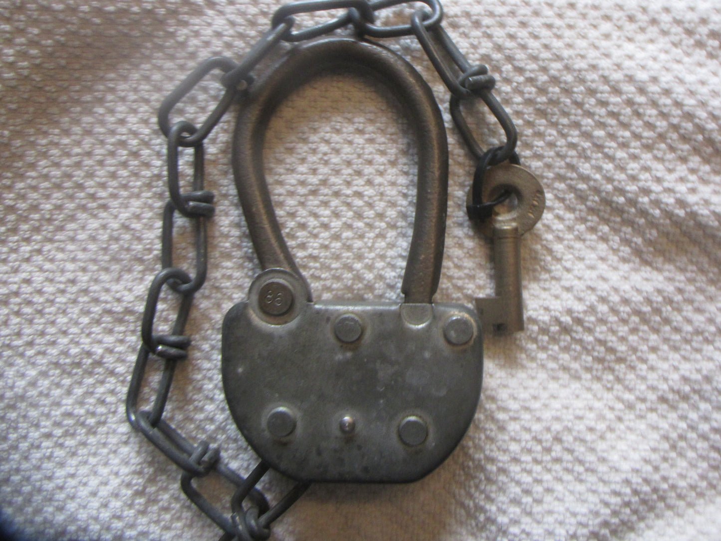 Steel Lock ( Big Shackle )