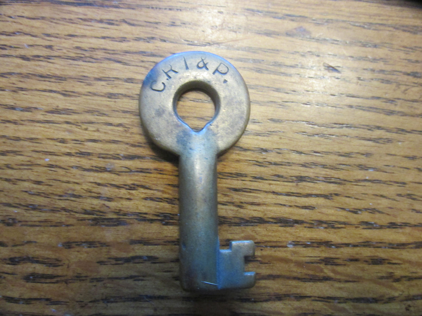 CRI&P Hand Car Key