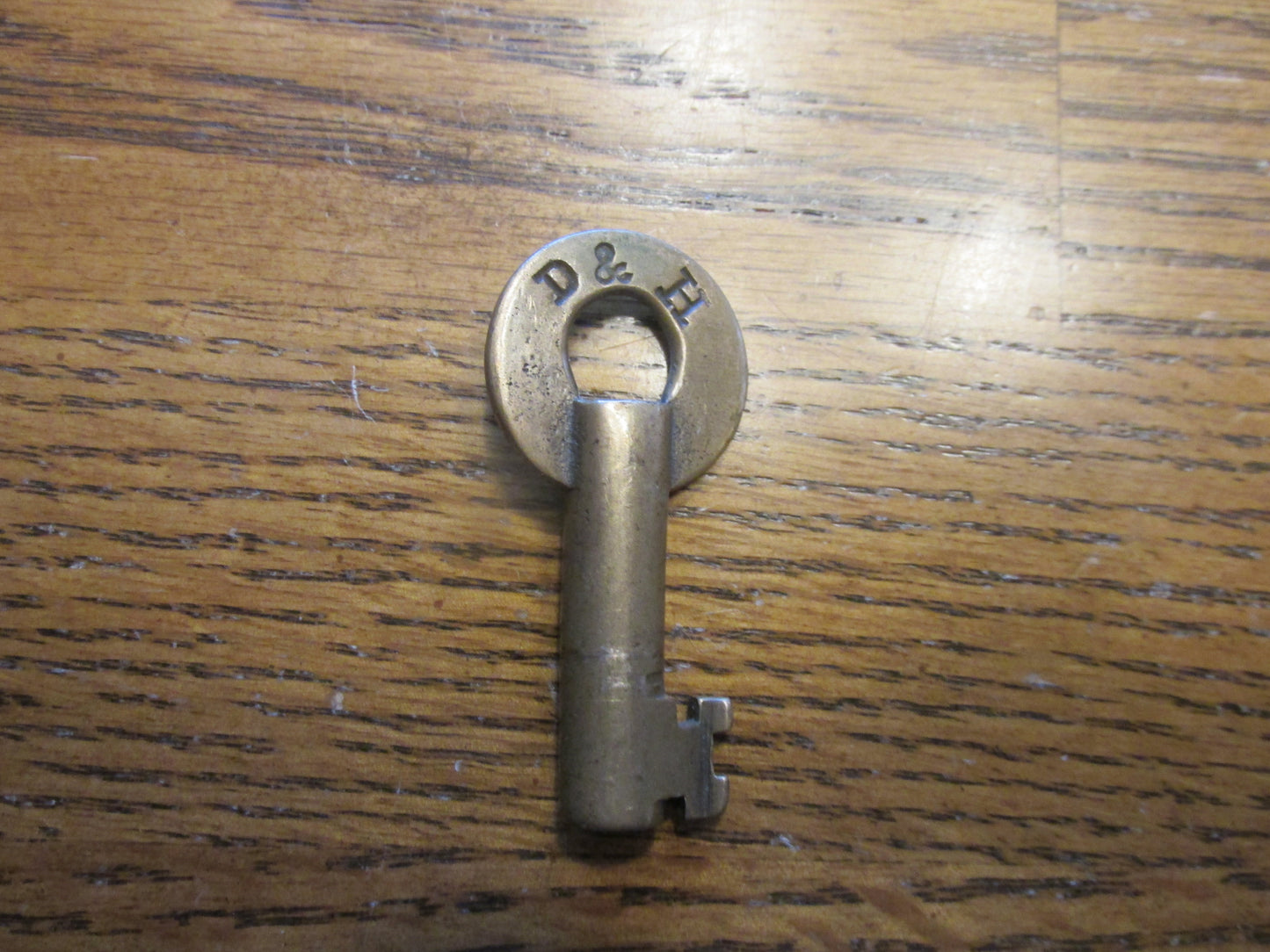 Delawear & Hudson Key