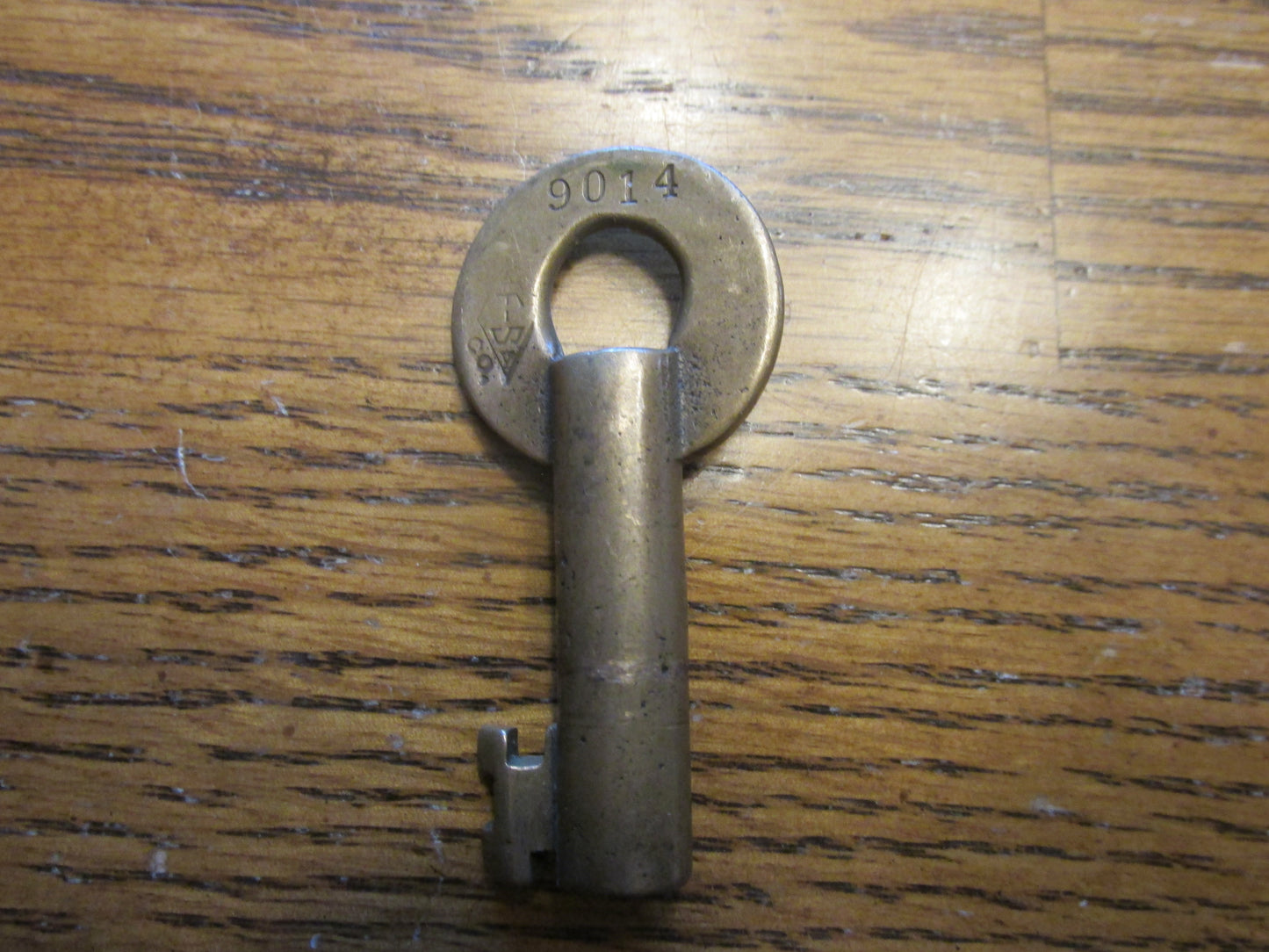 Delawear & Hudson Key
