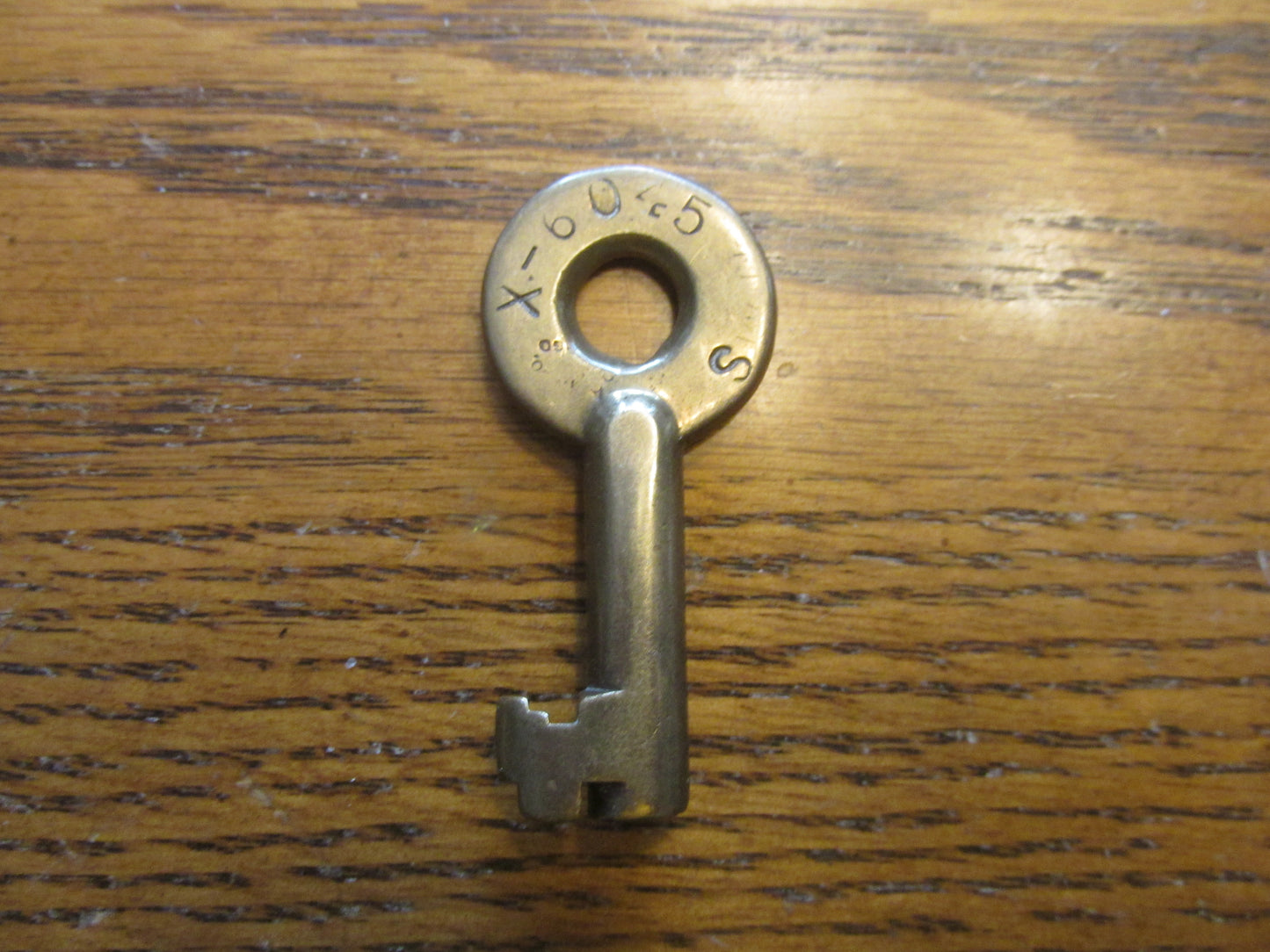 CCC & St L RR Key