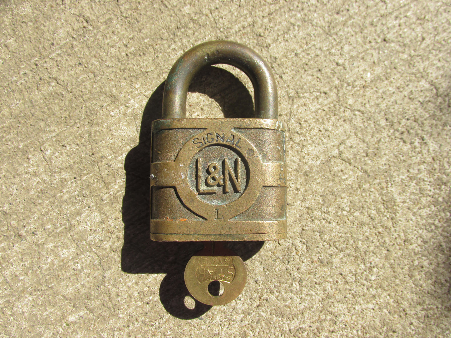 L&N lock & key ( Yale / Cast )
