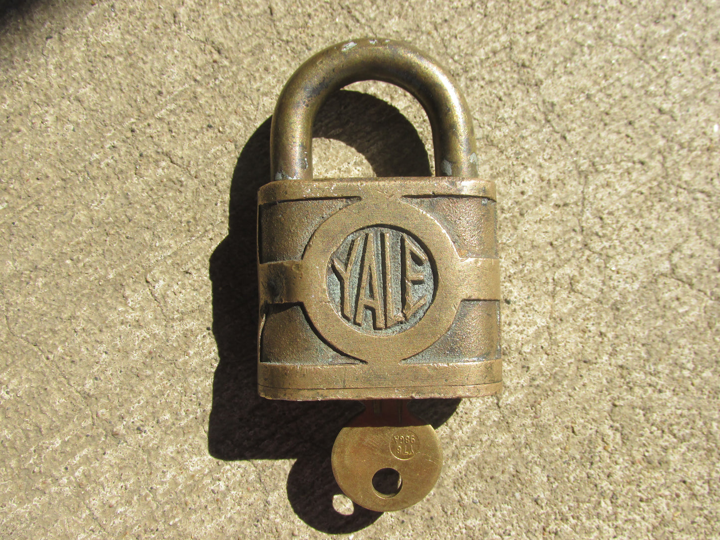L&N lock & key ( Yale / Cast )