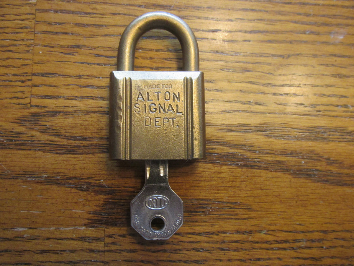 Altion Lock Key Alton Signal Lock & Key – Midwest Railroad Emporium