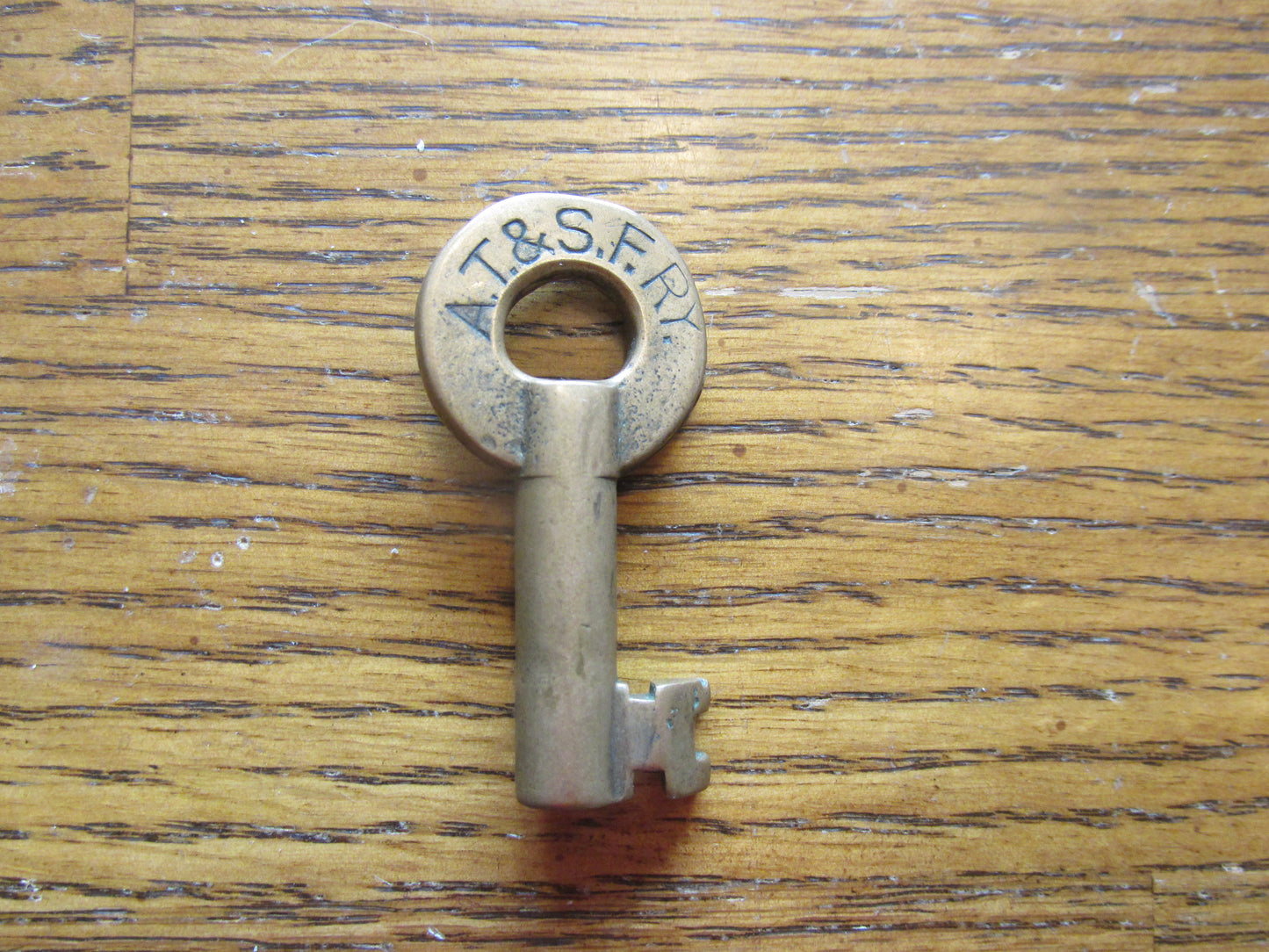 AT & SF Ry Key ( Big ADLAKE )