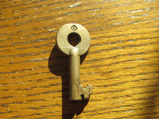 ERIE Diamond Key