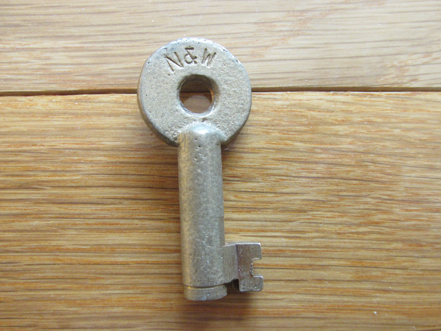 N & W Key ( W&LE cut )