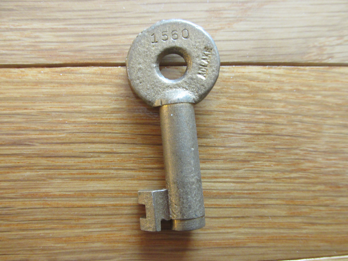 N & W Key ( W&LE cut )