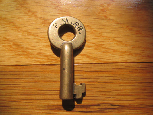 Pere Marquette Key ( Oval )
