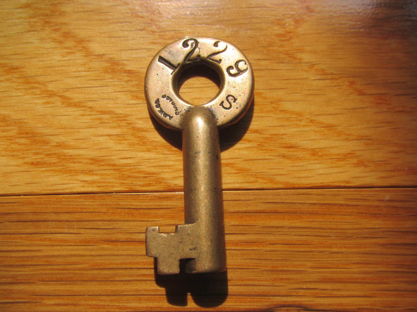 Pere Marquette Key ( Oval )