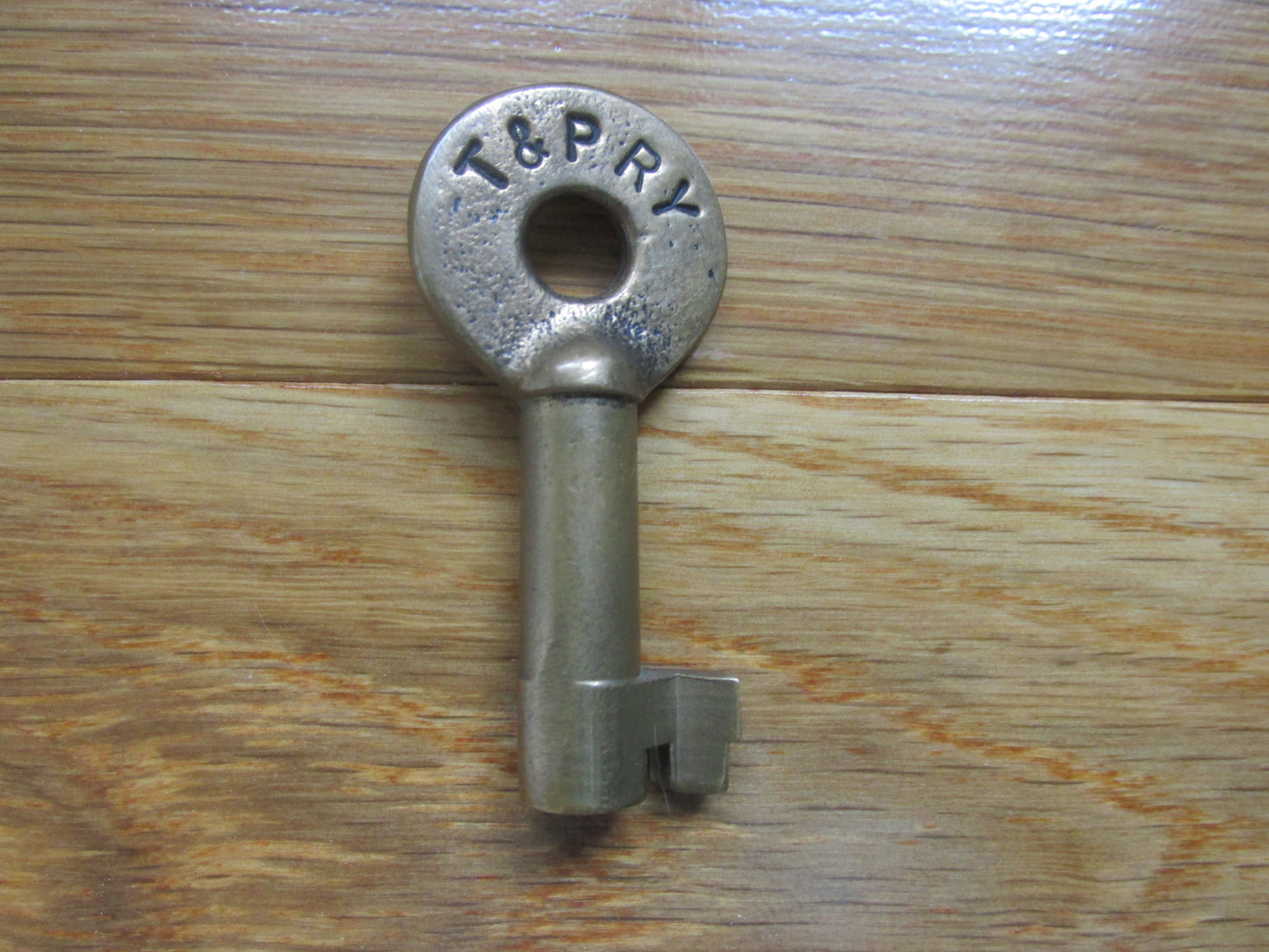 Texas & Pacific Key