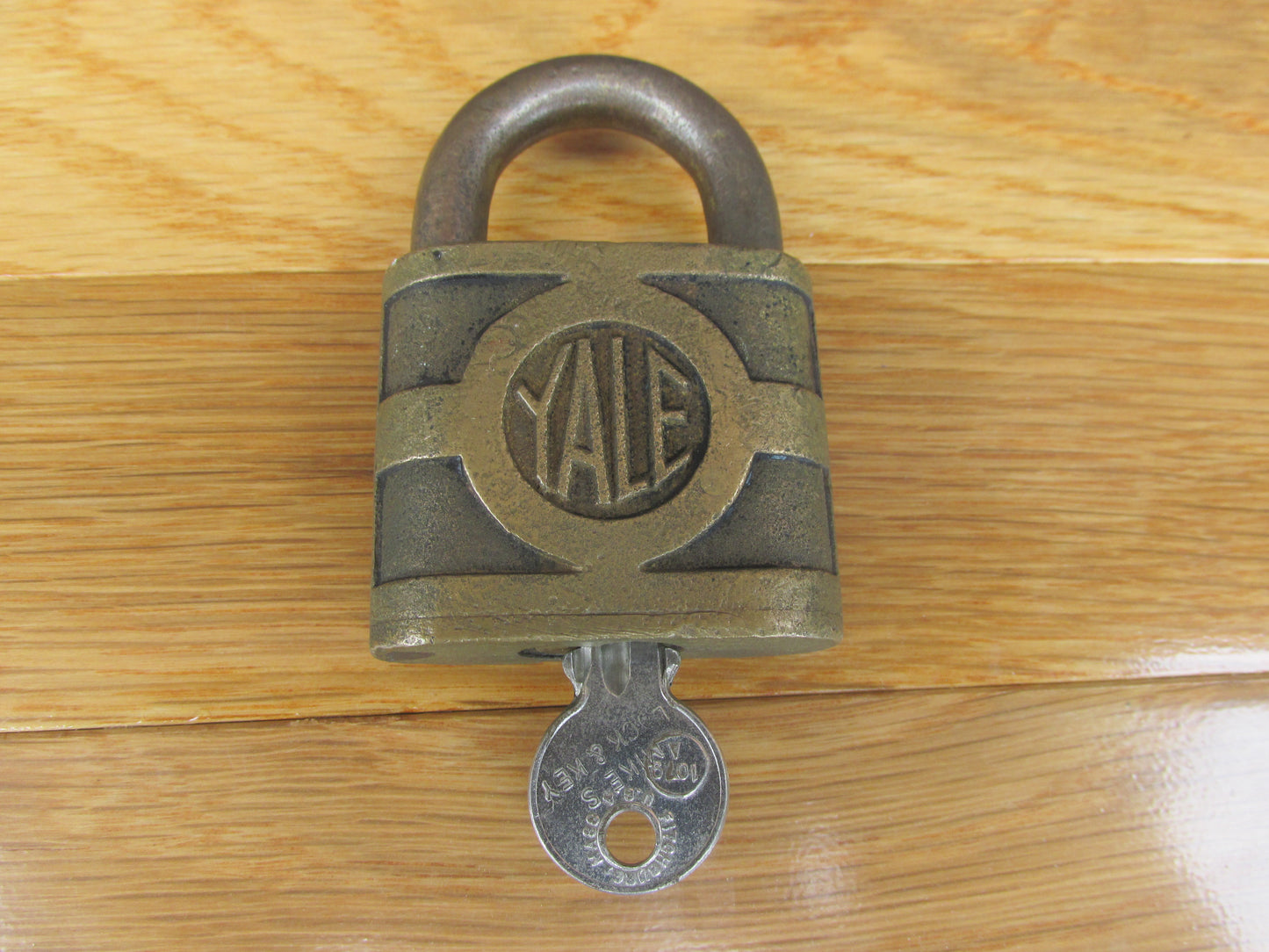 Wabash Logo Signal lock